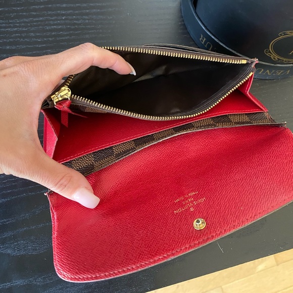 LOUIS VUITTON WALLET - Picture 5 of 10